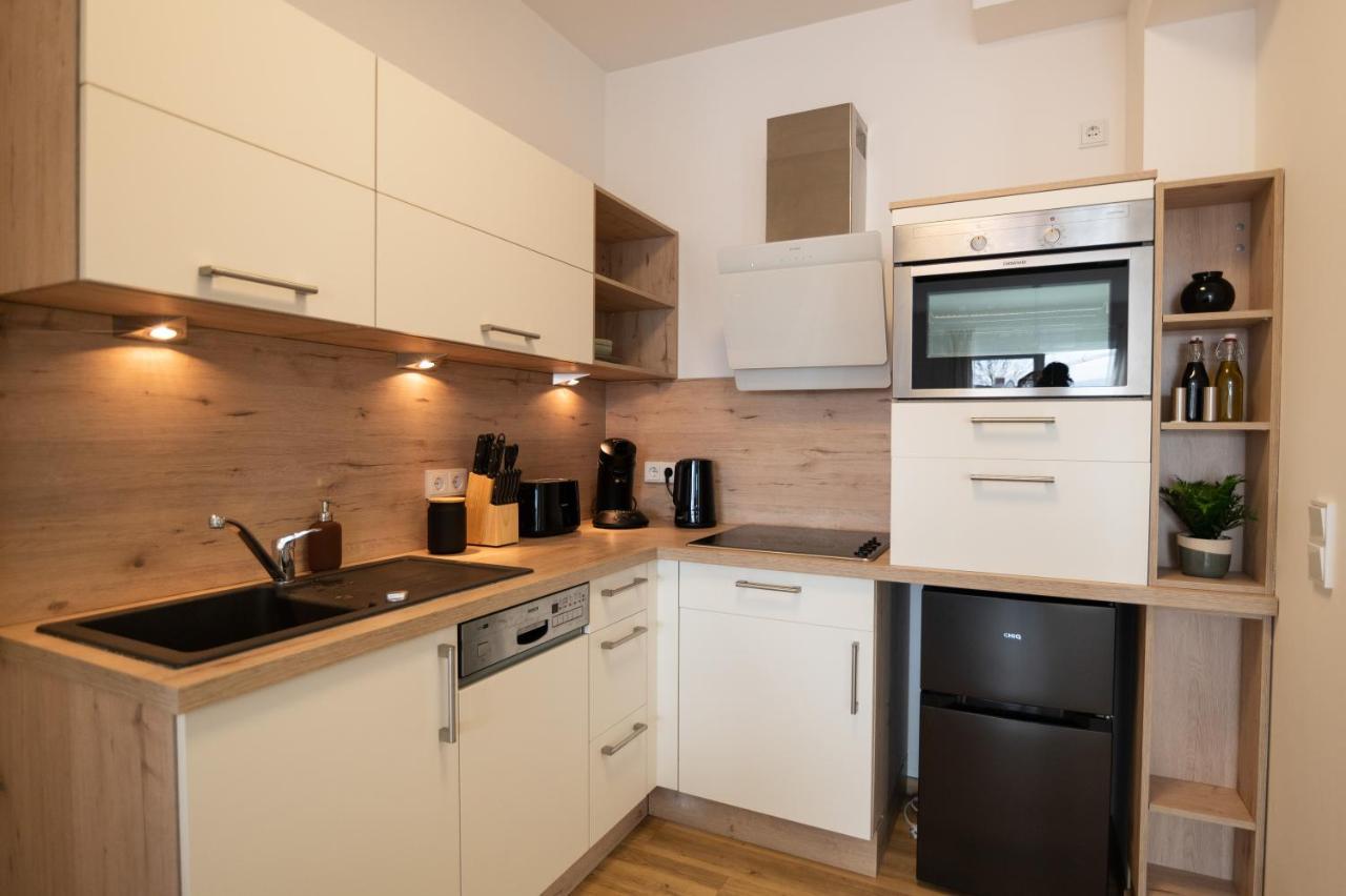 Dwellstay - Modernes Apartment I 55Qm I 2 Zimmer I Kueche I Bad I Terrasse I Tv I Wlan Bad Hersfeld Luaran gambar