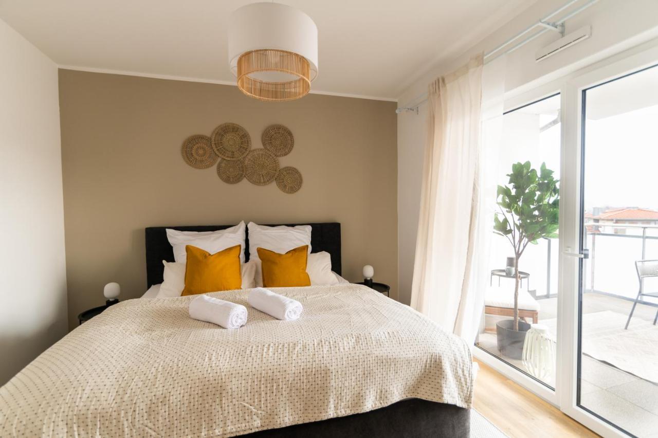 Dwellstay - Modernes Apartment I 55Qm I 2 Zimmer I Kueche I Bad I Terrasse I Tv I Wlan Bad Hersfeld Luaran gambar