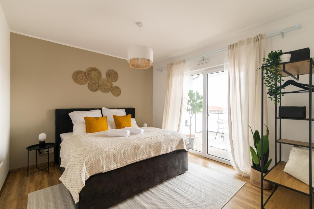 Dwellstay - Modernes Apartment I 55Qm I 2 Zimmer I Kueche I Bad I Terrasse I Tv I Wlan Bad Hersfeld Luaran gambar