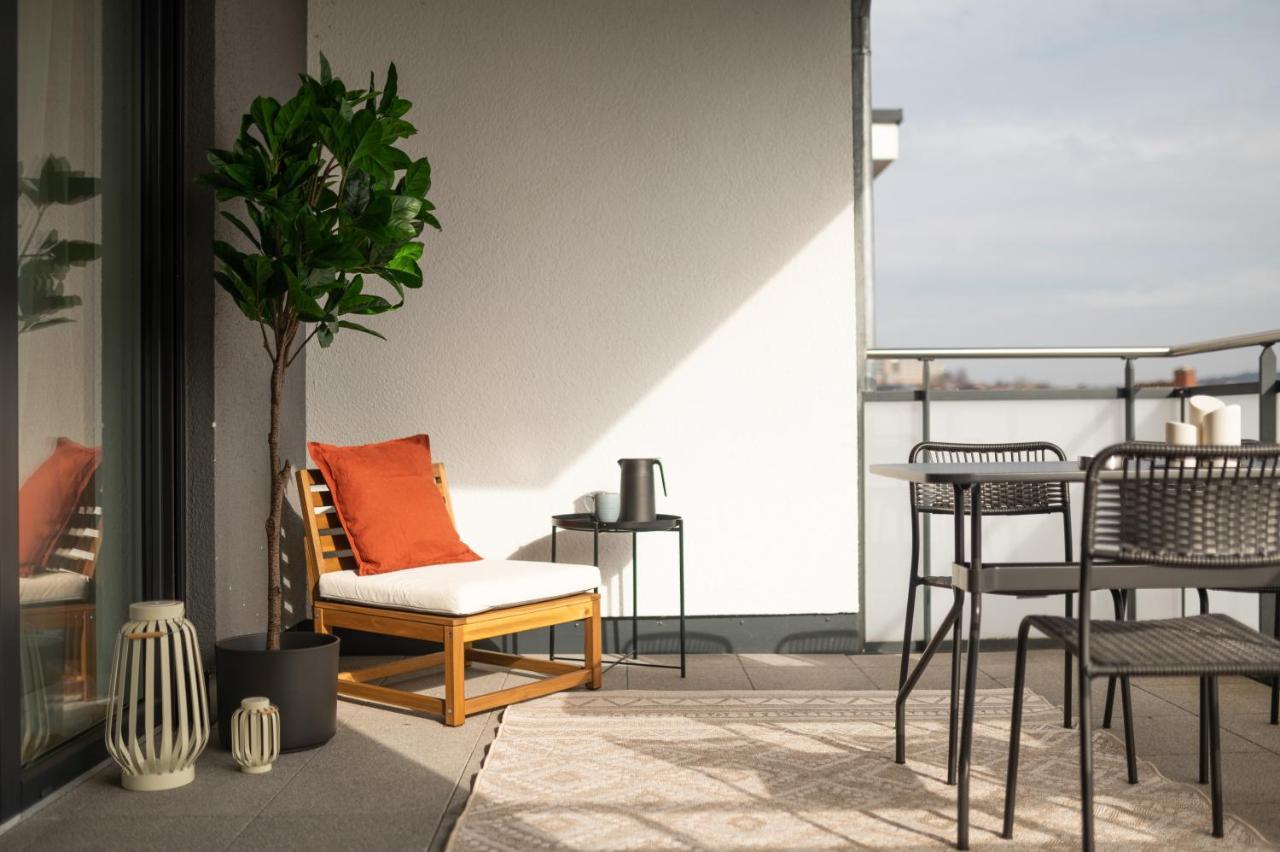 Dwellstay - Modernes Apartment I 55Qm I 2 Zimmer I Kueche I Bad I Terrasse I Tv I Wlan Bad Hersfeld Luaran gambar